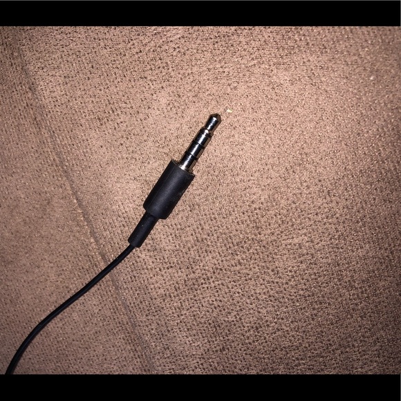 PlayStation Com’s Head Bud (Party Chat Only) - Picture 5 of 7